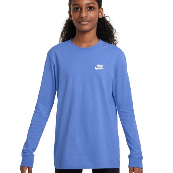 NWT Nike Futura Long Sleeve T-shirt - Picture 2 of 3